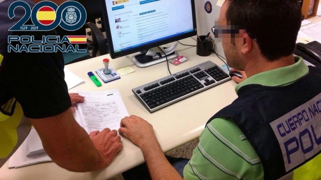 Detienen a un menor en Motril por filtrar datos del Estado: un ‘hacker’ autodidacta que buscaba notoriedad