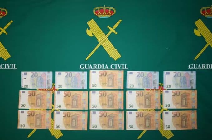 Tres acusados a juicio por hacer circular billetes falsos en pubs de Motril