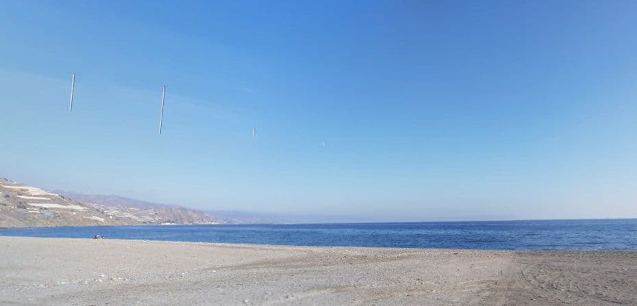 Rescatan el cadáver de una persona en la playa de Los Cambriles de Lújar