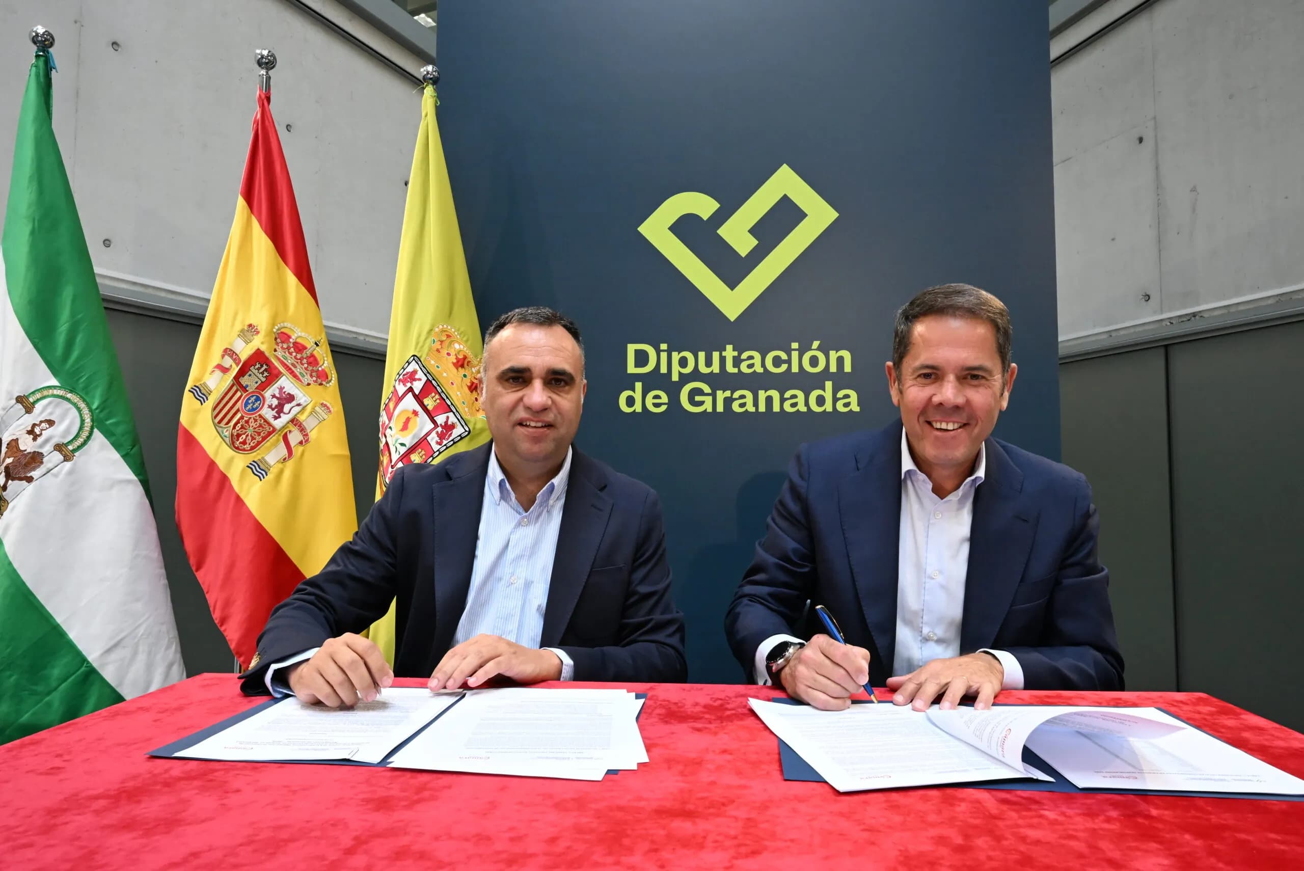 Diputación y Cámara de Comercio firman el convenio para impulsar el relevo generacional en las empresas de los municipios de la provincia