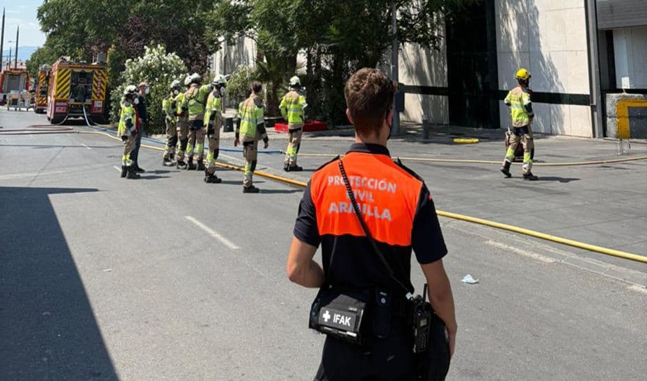 Desalojo preventivo en un centro comercial en Armilla por una reacción química de cloro