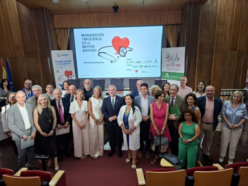 El Hospital Virgen de las Nieves celebra unas jornadas sobre humanización y excelencia en la gestión sanitaria