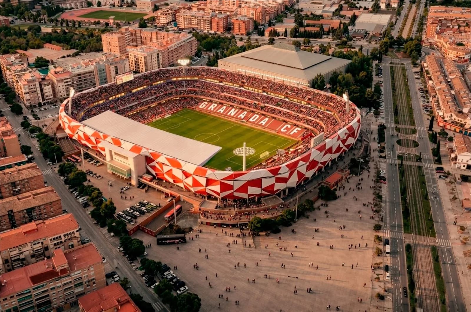 Mancomunidad Costa Tropical y Granada CF unen fuerzas para «acercar el equipo rojiblanco a la comarca costera»