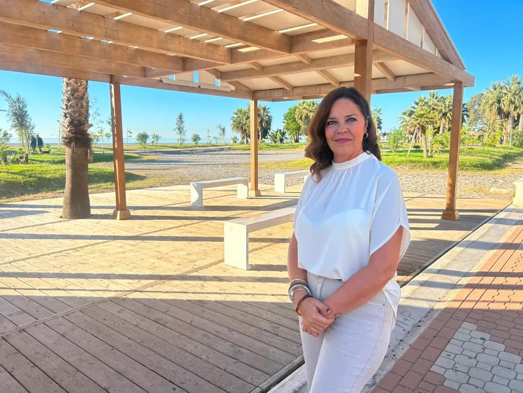 Las biblioplayas de Motril superan los 400 préstamos durante «un verano dedicado a acercar la lectura a la playa»
