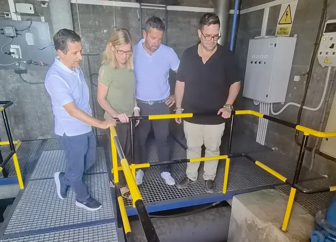 Una nueva planta fotovoltaica reducirá al 50% el consumo energético del depósito Pantera Rosa de Torrenueva Costa