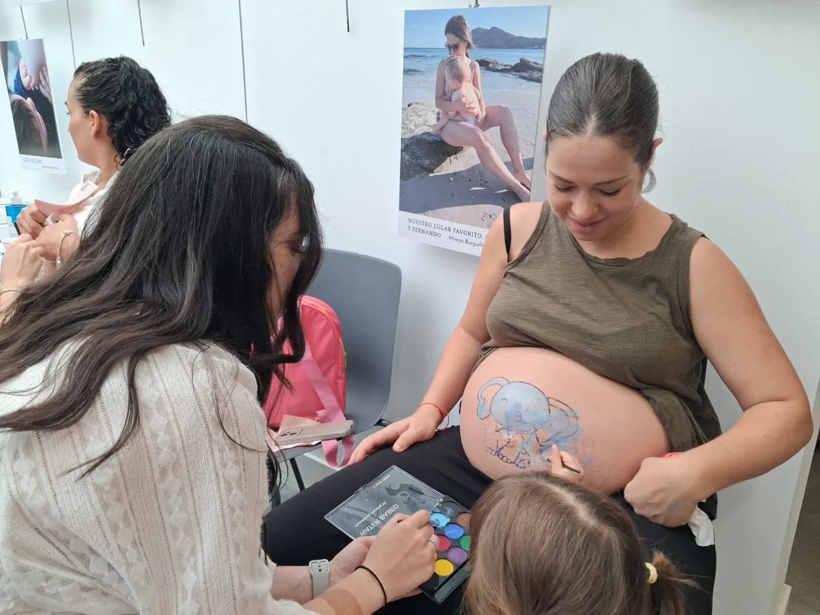 El Hospital de Motril aborda la crianza, el destete y el posparto en sus jornadas sobre lactancia