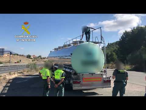 La Guardia Civil detiene a 10 personas vinculadas con el transporte ilegal de productos alimenticios