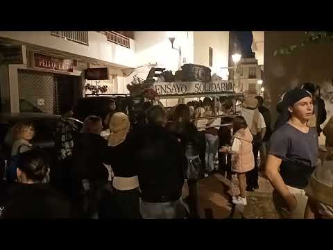 LA HERMANDAD DE LA VERA CRUZ DE MOTRIL RECAUDA UN CENTENAR DE JUGUETES Y ALIMENTOS