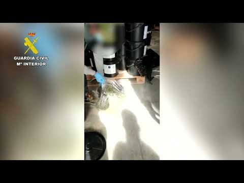 GUARDIA CIVIL DESCUBRE EN GRANADA UN CARGAMENTO DE MARIHUANA ESCONDIDO EN BIDONES DE ASFALTO LÍQUIDO