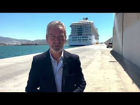 EL CRUCERO 'MARINA' LLEGA AL PUERTO DE MOTRIL CON MÁS DE UN MILLAR DE PASAJEROS A BORDO