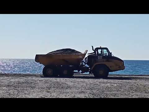 MOTRIL: TRASVASE DE ARENA DESDE LA PLAYA DE PONIENTE Y EL CABLE A PLAYA GRANADA