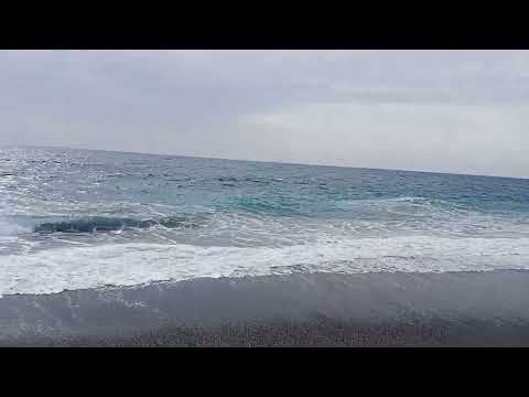EL TEMPORAL DE LEVANTE EN LA COSTA TROPICAL PASA DE AVISO NARANJA A AMARILLO POR FENÓMENOS COSTEROS
