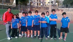 TENIS: Partidos intensos en el IV Torneo Escuela Cobo