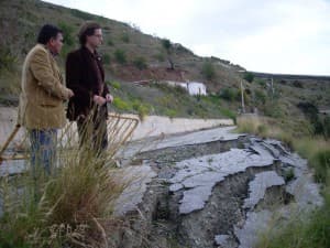 El Alcalde de Polopos La Mamola, exige financiación para evitar que los vecinos de Haza de Trigo se queden aislados cada vez que llueve