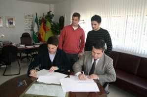 Alumnos de la Facultad del Deporte en prácticas estudian los hábitos deportivos de los granadinos
