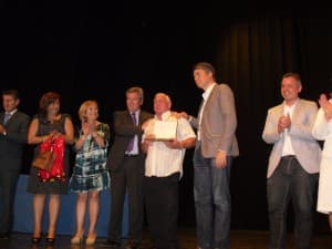 El Ayuntamiento de Motril reconoce la trayectoria de una decena de funcionarios en el Día de su patrona