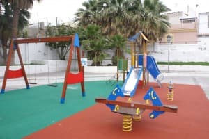 El barrio del Cerrillo Jaime cuenta con un nuevo parque infantil