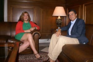 Carlos Rojas se reúne con la portavoz socialista, Flor Almón