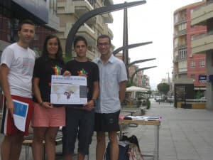 COLEGAS visibiliza al colectivo lgbt en la Plaza de la Aurora de Motril