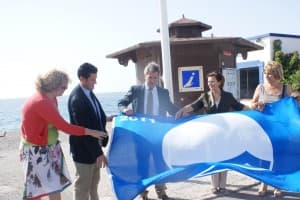 Las playas de Carchuna y Calahonda ya lucen su “Bandera Azul”