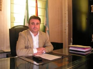El pleno aprueba la bajada de sueldos con los votos en contra de la oposición
