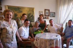 El alcalde de Motril felicita a Elisa Maldonado Merlo en su 101 cumpleaños