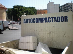El PSOE denuncia los malos olores junto al Mercado Municipal