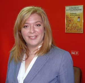 Flor Almón anima a los empresarios turísticos para solicitar ayudas