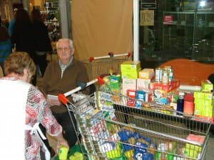 El Banco de Alimentos pone en marcha la «operación kilo» en el Centro Comercial Alcampo