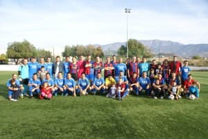 Las peñas Azulgrana y Sporting de Motril se calzan las botas para marcar goles por la solidaridad