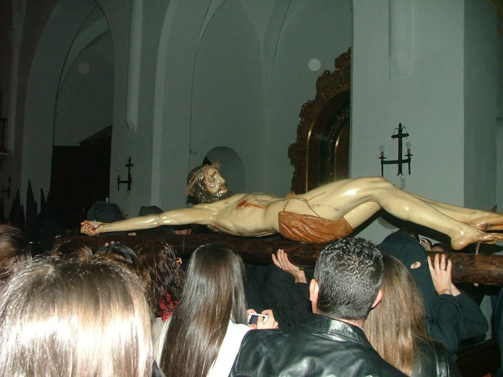 El «SILENCIO» acalla el sonido del timbal en la madrugada del Viernes Santo