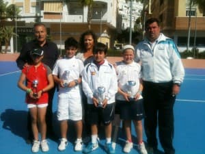 Los costeros dominan el tenis en Granada