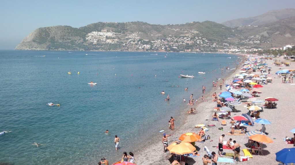 Almuñécar quiere conseguir la Q de calidad para las playas de La Herradura y San Cristóbal