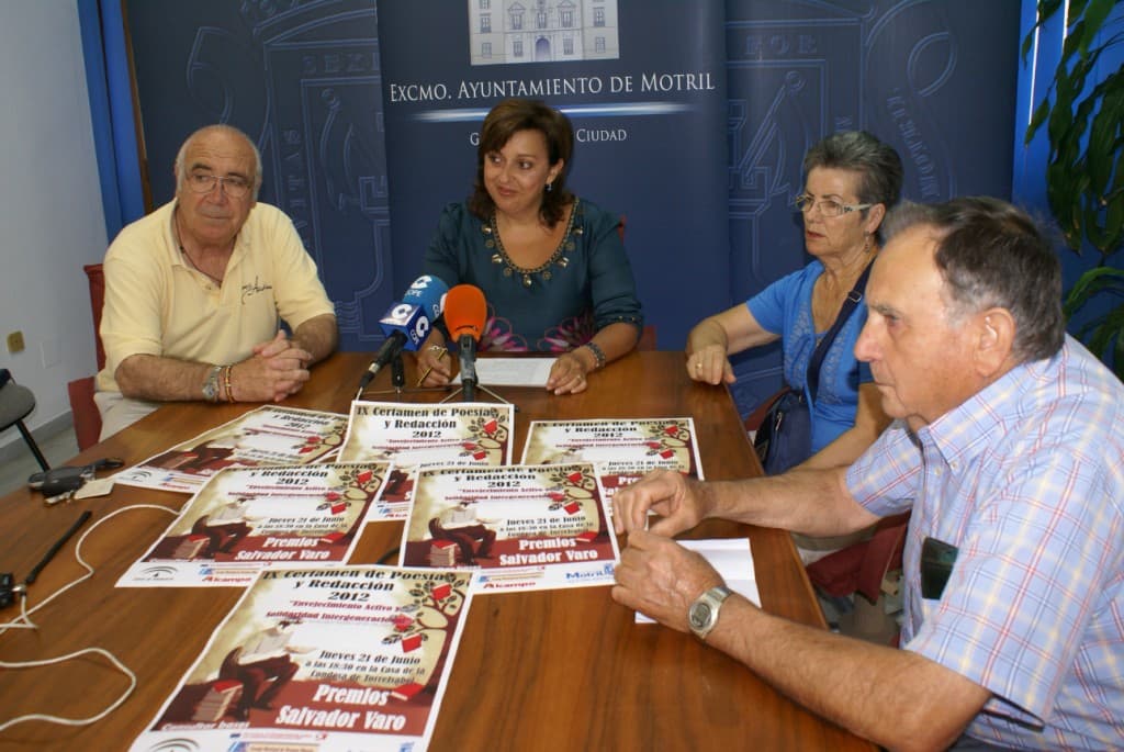 El Certamen de Redacción y Poesía Salvador Varó ensalza la figura de los mayores como transmisores de sabiduría para los jóvenes