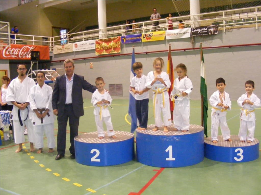 La Escuela Municipal de Karate reúne en la clausura a sus 160 alumnos