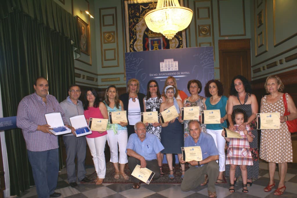 Vecinos de la Garnatilla y Tablones aprenden cómo manejarse en internet