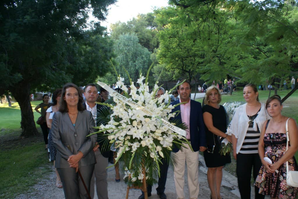 Motril se vuelca en la ofrenda floral en honor a su Patrona, la Virgen de la Cabeza
