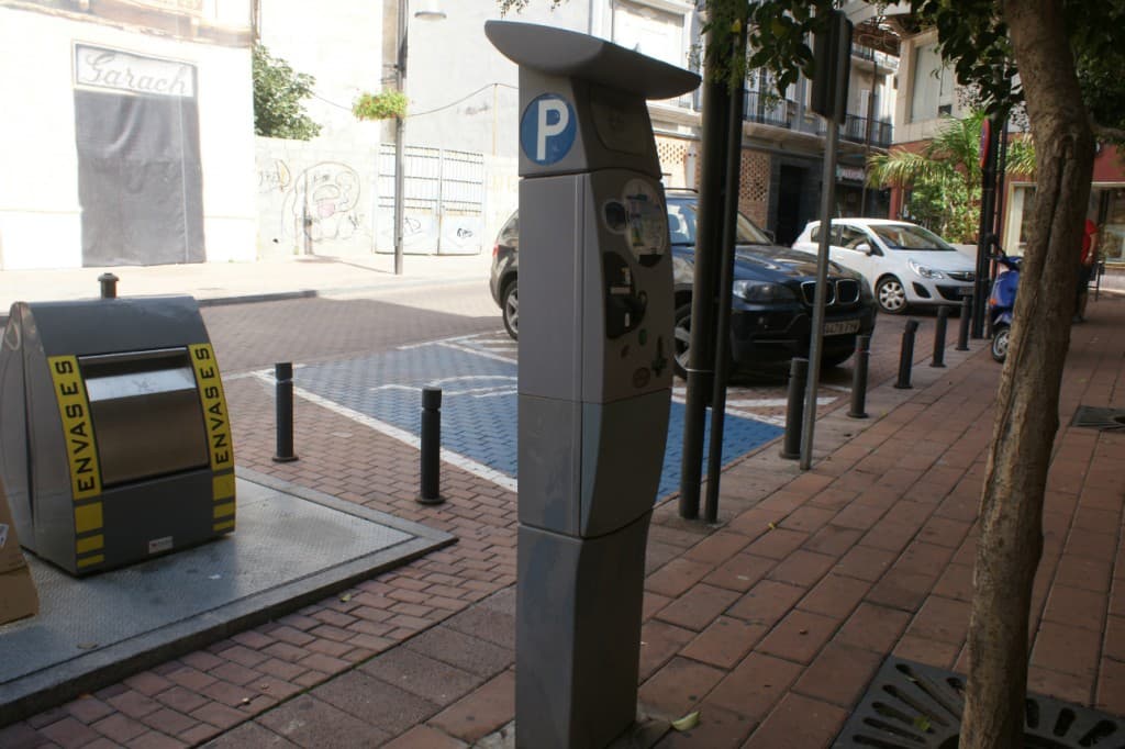 El Ayuntamiento de Motril está perdiendo más de 350.000 euros anuales por la mala gestión de la Zona Azul, según el PSOE