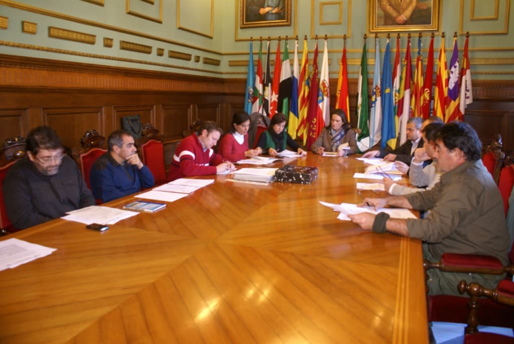 La Comisión Mixta de la Charca perfila los criterios de diseño ambiental de la ampliación del Humedal