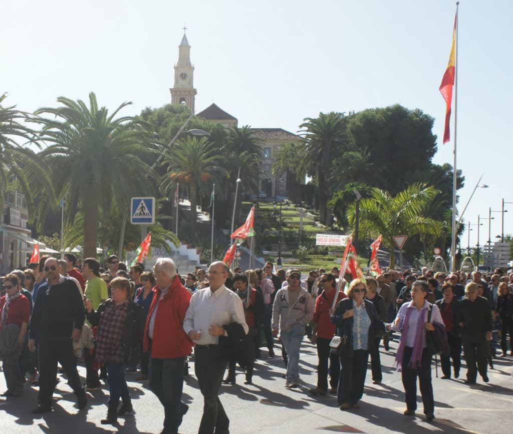 Motril responde en la huelga global de manera dispar