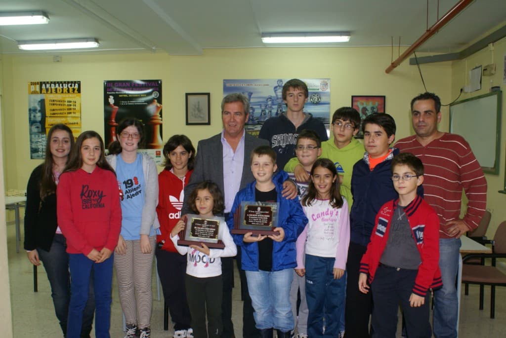 El Ayuntamiento de Motril reconoce a dos jóvenes motrileños por sus éxitos logrados en el deporte del Ajedrez