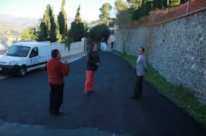 El Ayuntamiento de Almuñécar invierte casi 50.000 euros en una campaña de asfaltado de viales urbanos