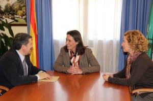 La alcaldesa de Motril recibe al nuevo gerente del Hospital Comarcal
