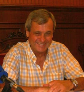 Ballesteros recuerda al PSOE que fueron ellos quienes firmaron un contrato “leonino” con la empresa de la Zona Azul