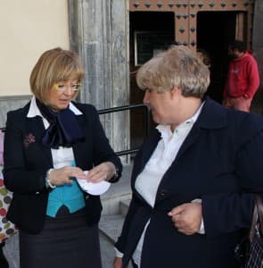 3.000 portavelas evitarán que la cera ensucie las calles en Semana Santa