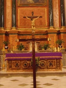 Solemne Vía Crucis en la iglesia Mayor
