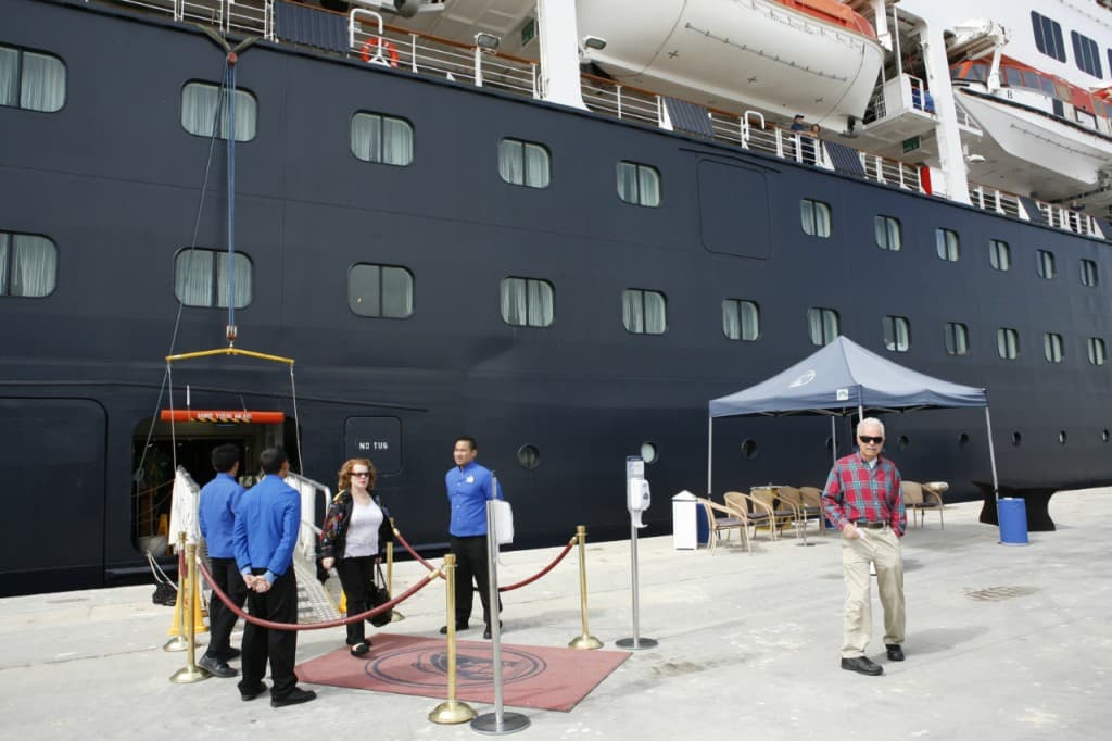 Motril recibe la visita de más de 1.000 cruceristas durante el mes de abril