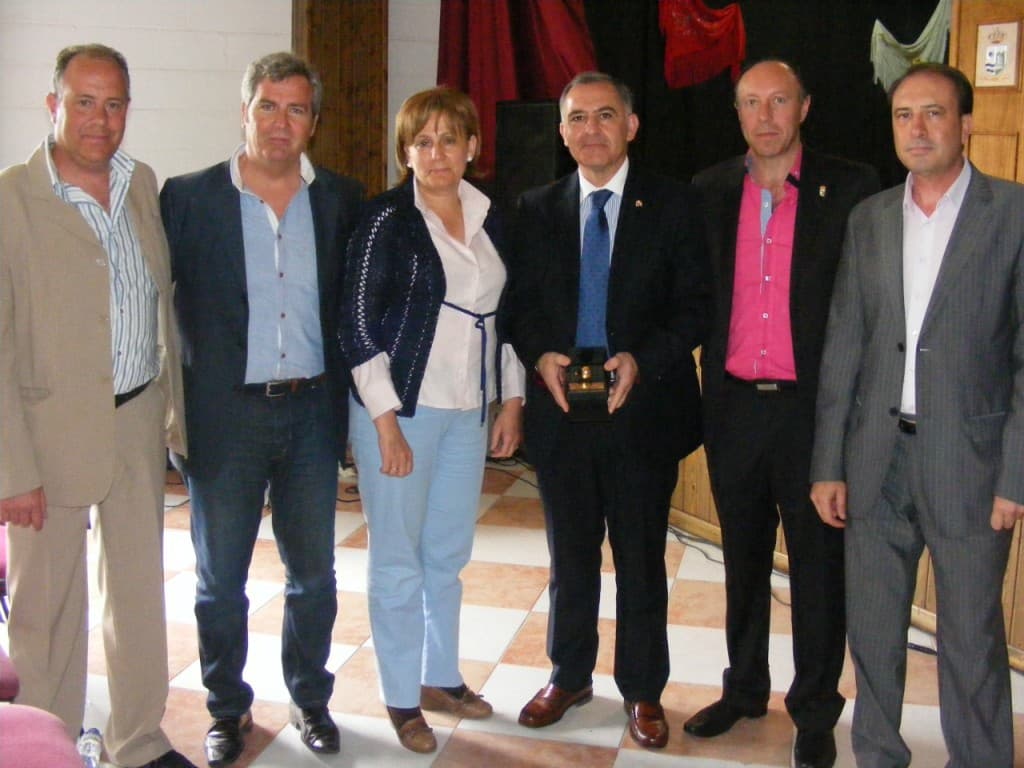 Santiago Pérez recibe la Níspola de Oro