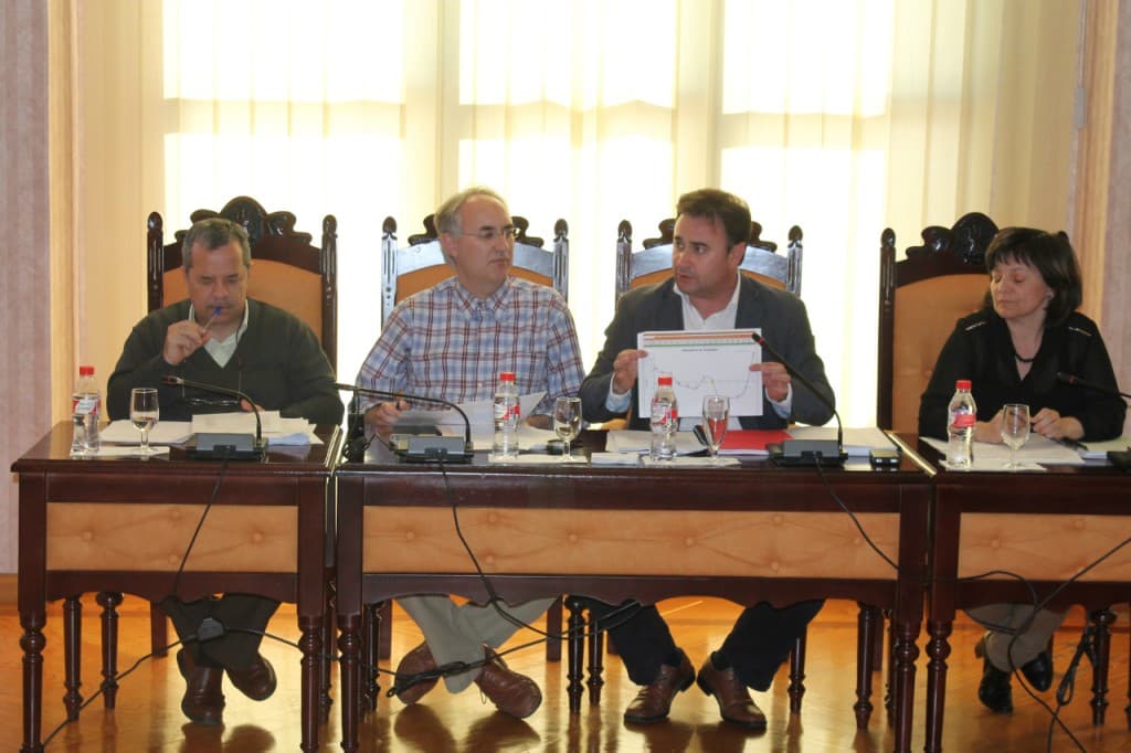 El Pleno de Salobreña rechaza por unanimidad el modelo de gestión de tratamiento de la basura propuesto por la Diputación