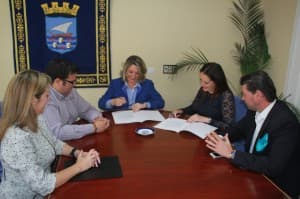 El Ayuntamiento de Almuñécar firma un acuerdo con Hotelbeds para su promoción a nivel internacional